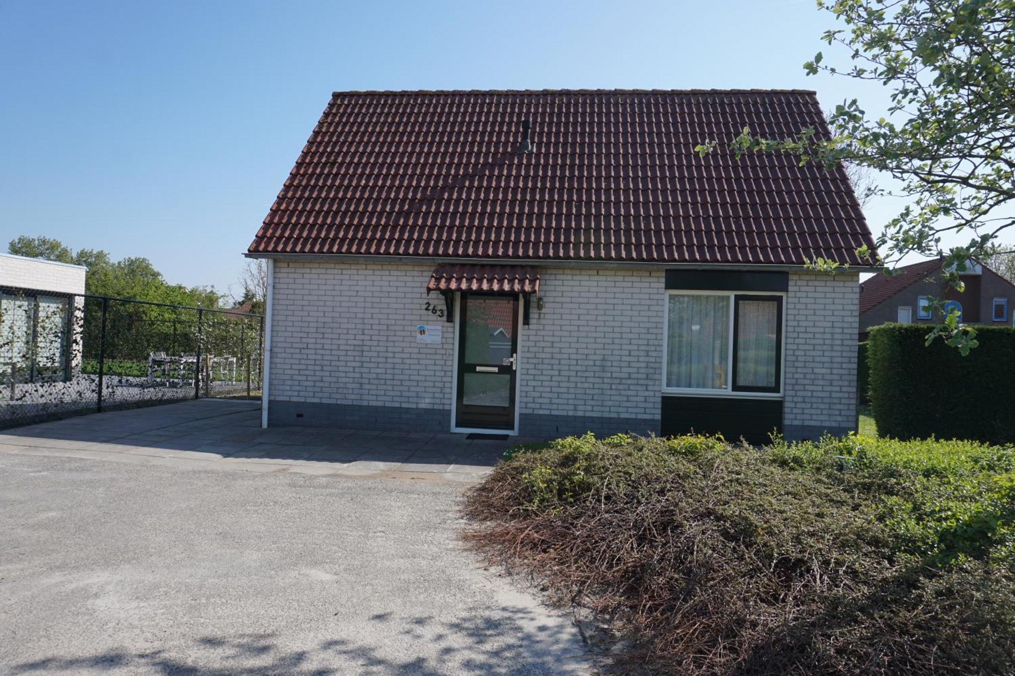 Holiday home Kustverhuur, Park Schoneveld Stern 263 *